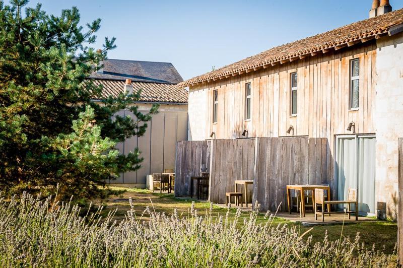 Hotel Domaine Du Normandoux, The Originals Relais Tercé Exterior foto